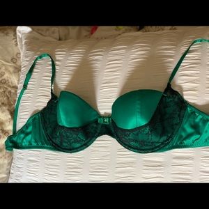 Victoria’s Secret bra 36D